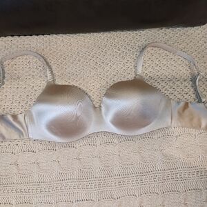 Soma Enhancing Shape Wireless Bra 32C